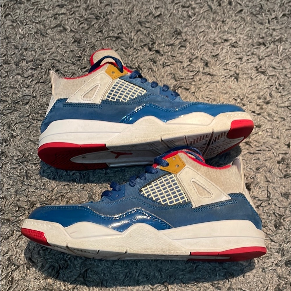 Jordan 4 messy room